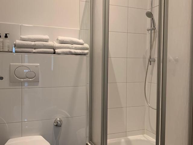 Quiet, cozy studio Frankfurt am Main, Frankfurt Amsterdam Apartments for Rent