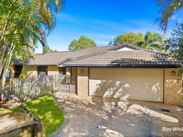 Quiet cul de sac in popular Lammermoor backing on to parklands