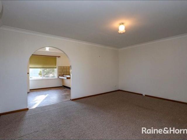 Quiet Cul de Sac Kelso Ideal Family Home Available 23.7.2026
