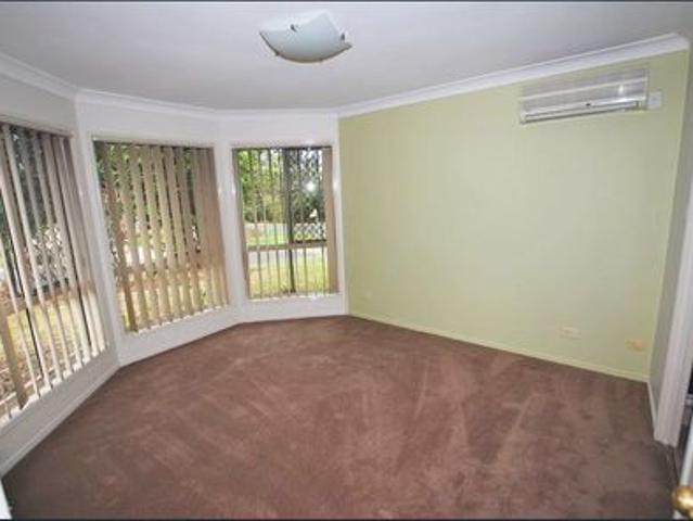 Quiet Cul de sac Living