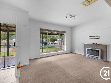 Quiet Cul De Sac Living