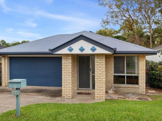 QUIET CUL DE SAC LIVING WITH MULTIPLE LIVING AREAS IN A PRIME BIRKDALE POCKET