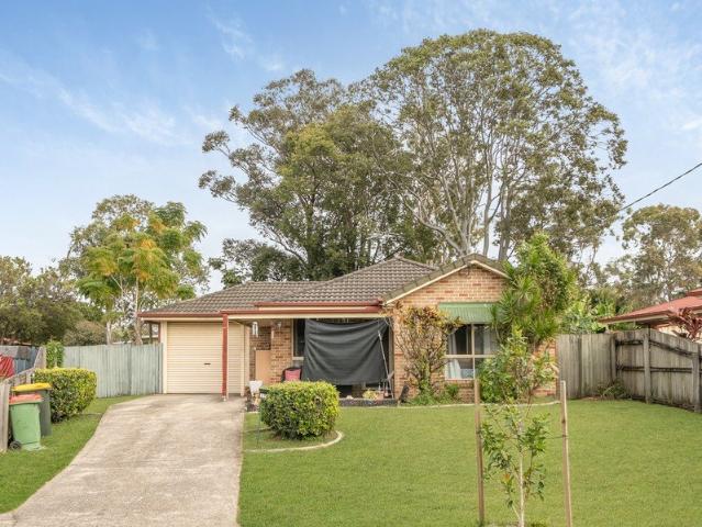 Quiet Cul de Sac Living with a Huge Backyard