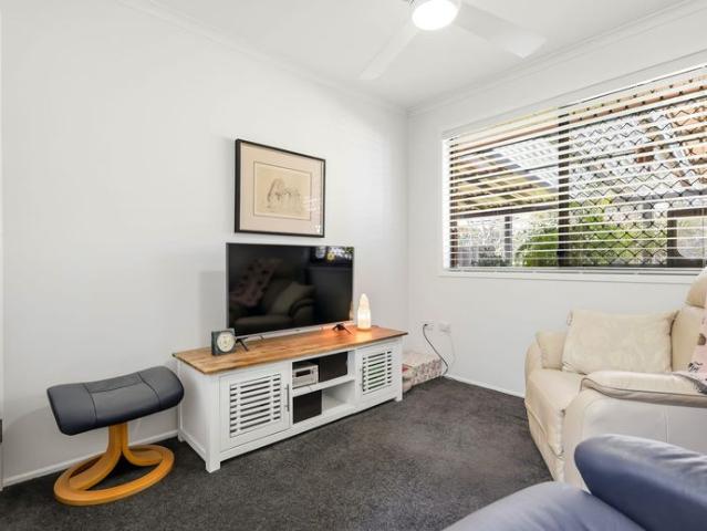 Quiet Cul De Sac Living with Established Gardens