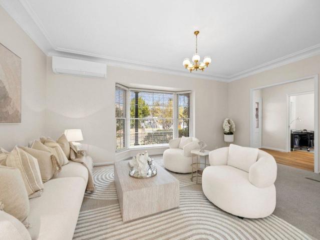 Quiet Cul de Sac Living with Pool, Lawn and Reserve Outlook