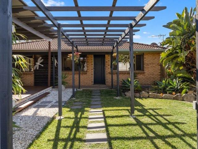 Quiet Cul de sac Living with Space for the Whole Family
