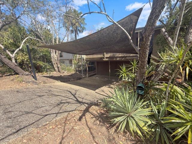 Quiet Cul de Sac Living on 608m²