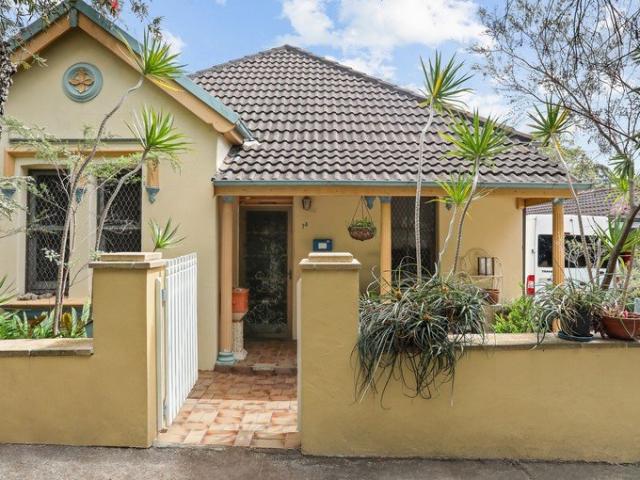 Quiet cul de sac position moments to all of Leichhardt's amenities