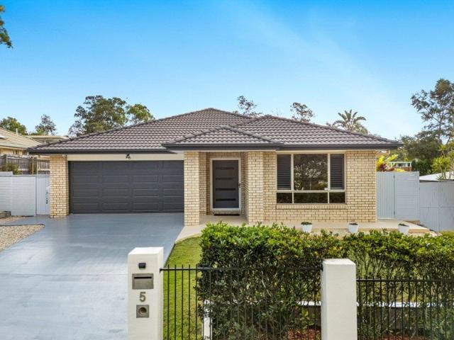 QUIET & ELEVATED ON 800M2