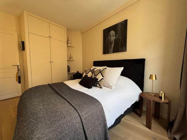 Quiet, elegant courtyard apartment with separate bedroom Residential neighborhood near Nation, Paris Amsterdam Apartments for Rent