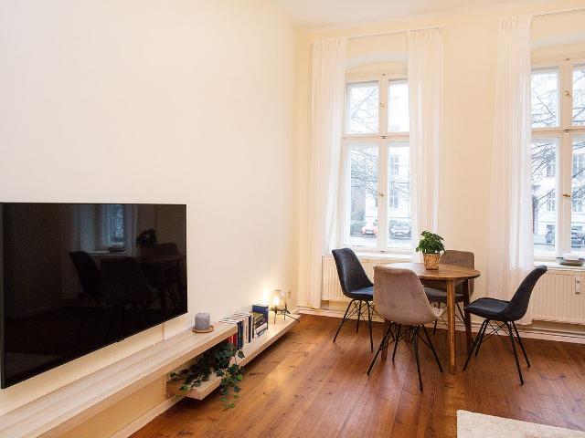 Quiet & fantastic apartment in Kollwitzplatz Prenzlauer Berg, Berlin Amsterdam Apartments for Rent