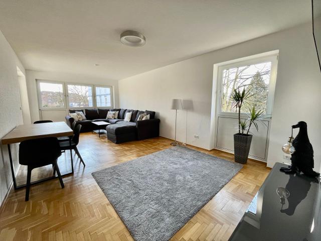 Quiet, fashionable apartment Köln, Koln Amsterdam Apartments for Rent