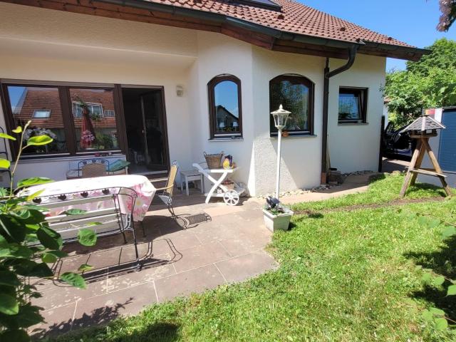 Quiet, fully furnished ground floor apartment with terrace and garden in Tübingen Lustnau, Herrlesberg