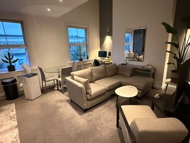 Quiet, furnished 1 bed sublet in Fernshaw Road