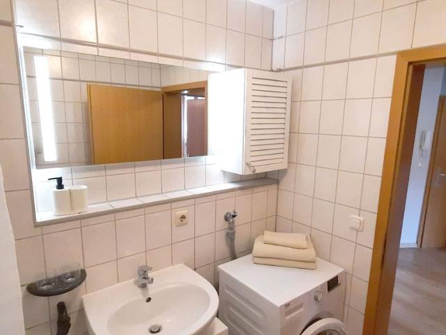 Quiet, furnished 2 room apartment with balcony and WiFi in Erlangen, Erlangen Amsterdam Apartments for Rent