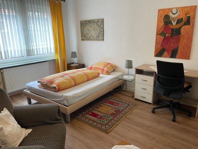 Quiet furnished apartment, centrally located, fast Wi Fi, Gelsenkirchen Amsterdam Apartments for Rent