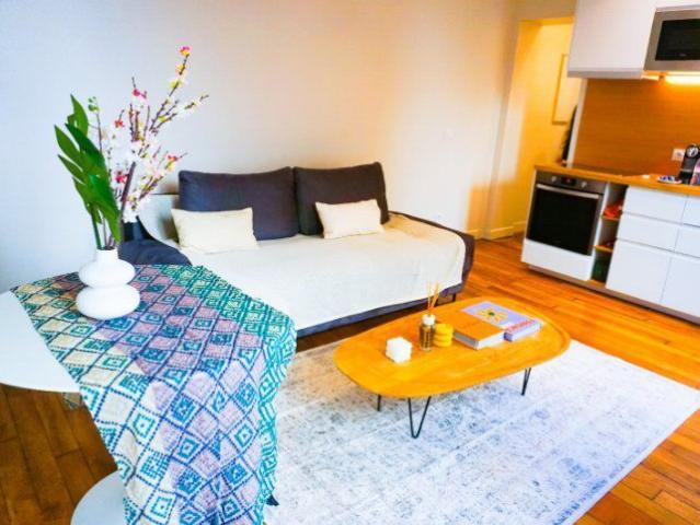 Quiet Garden Apartment – Arc de Triomphe