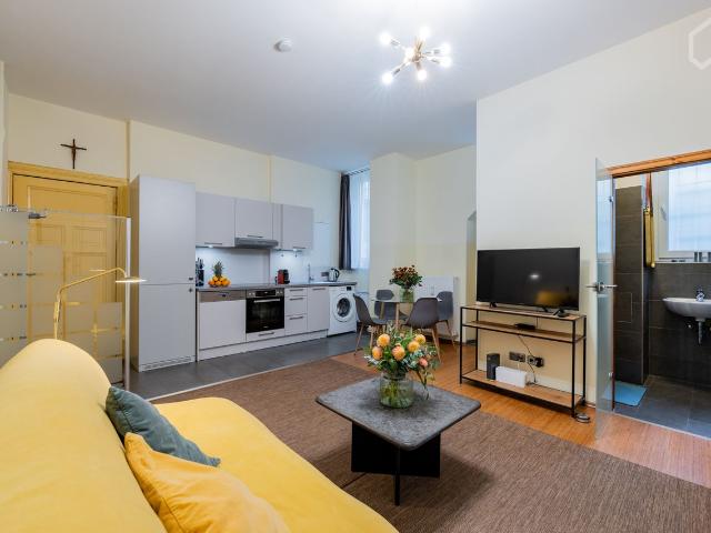 Quiet & great home in Wilmersdorf, Berlin Amsterdam Apartments for Rent