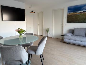 Quiet home in OlchingModern Fully Furnished 1 Bedroom Apartment in a Quiet Parkside Location