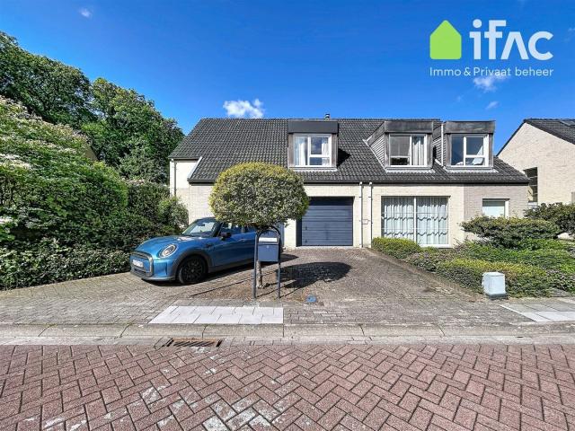 Quiet home with 4 bedrooms and beautiful garden