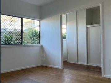 QUIET HOME WITH BEACH ACCESS