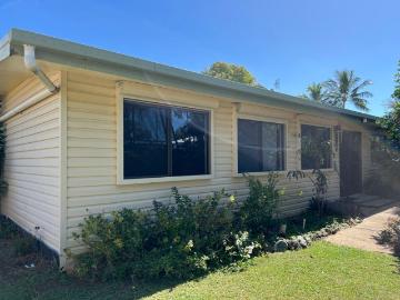 QUIET HOME WITH BEACH ACCESS