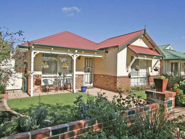 Quiet Home With Park View