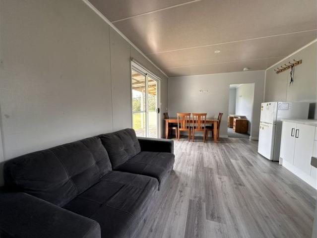 QUIET ISLAND LIVING REFURBISHED 2 BEDROOM UNIT