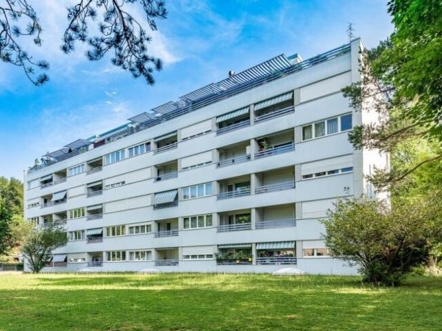 Quiet living, central living 3.5 room apartment in Reinach