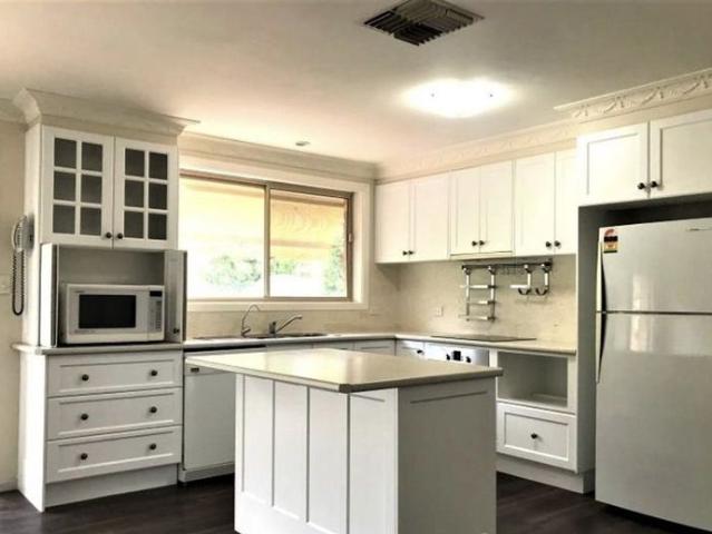 Quiet Living Close To Amendities