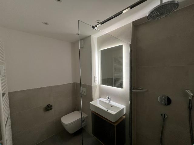 Quiet Living near Max Eyth See with Terrace & Garden, Stuttgart Amsterdam Apartments for Rent