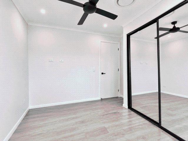 Quiet location with street frontage