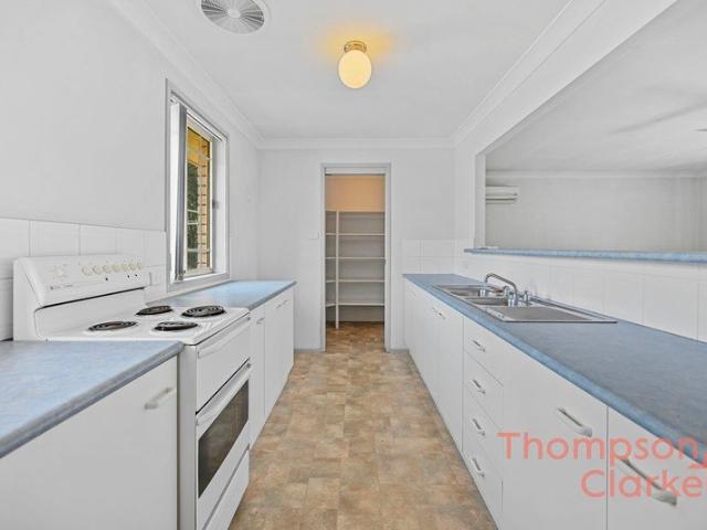 Quiet location within walking distance to town