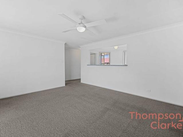 Quiet location within walking distance to town