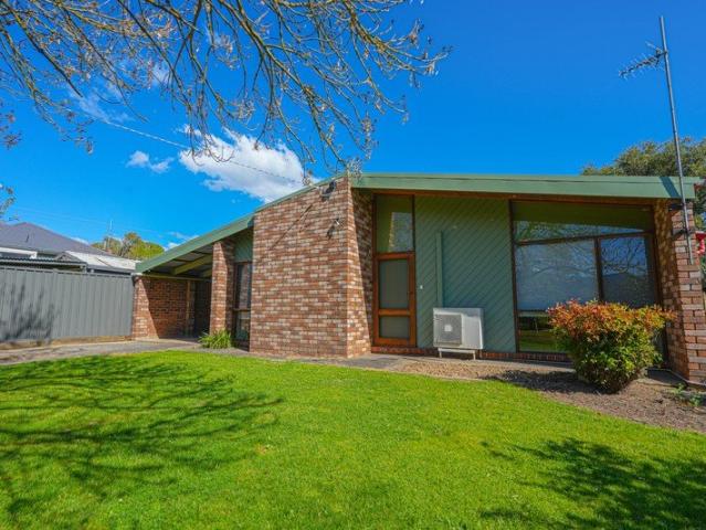Quiet Location Close to Schools, Golf & Recreation