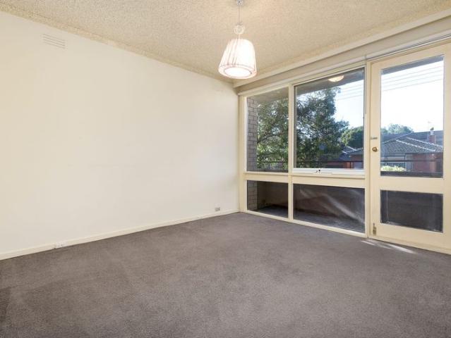 Quiet location close to shops and cafes