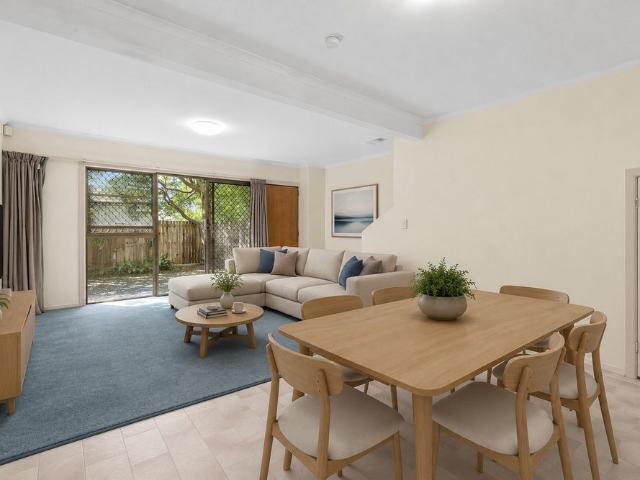 Quiet Location & Easy access to Shops and Schools