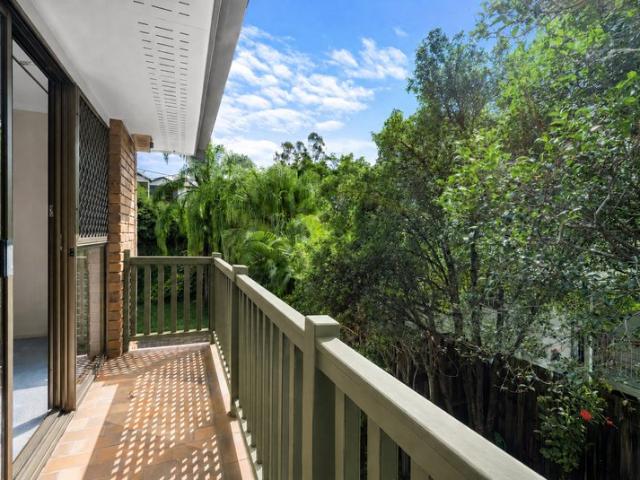 Quiet Location & Easy access to Shops and Schools