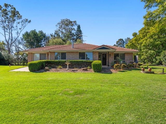Quiet Location On 3,048m² Block With Shed Plus Solar!