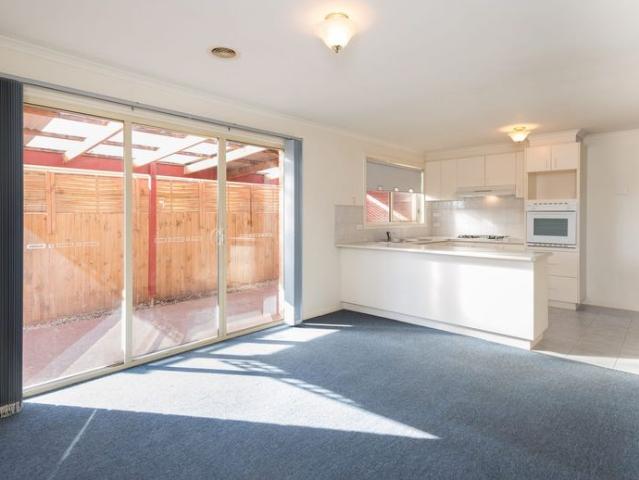Quiet Location, Short stroll to Parks and restaurants