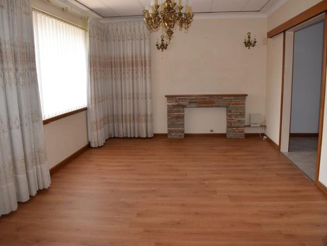 Quiet location, spacious 3 x 1 house. Rent includes lawn mowing