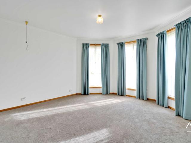Quiet, Low Maintenance Living in Sought After Prospect Vale