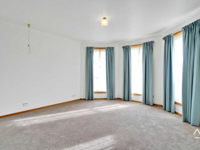 Quiet, Low Maintenance Living in Sought After Prospect Vale