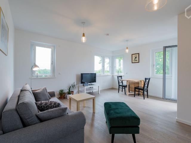 Quiet, magnificent view, yet so close to big city life in a new 2 room apartment, Berlin Amsterdam Apartments for Rent