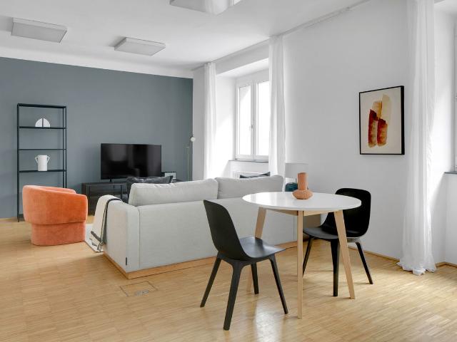 Quiet Margareten 1BR w/ Elevator, near Hauptbahnhof, Vienna Amsterdam Apartments for Rent