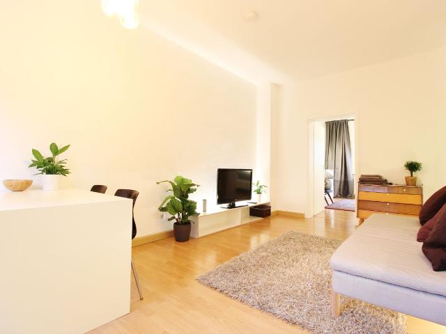 Quiet, modern and stylish apartment in the heart of Dusseldorf, Dusseldorf Amsterdam Apartments for Rent