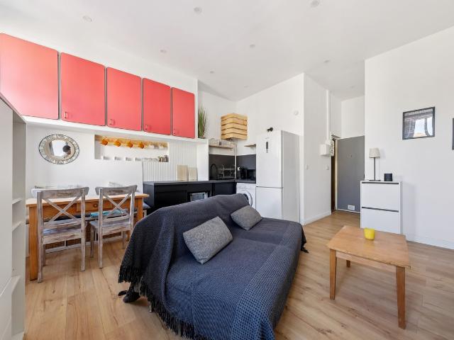 Quiet & modern loft conveniently located, Marseille Amsterdam Apartments for Rent