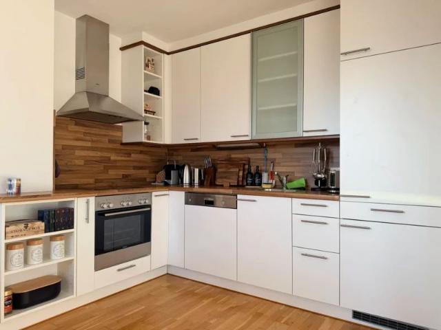 Quiet Panoramic Apartment Alpin Innsbruck with Balcony and Parking Space
