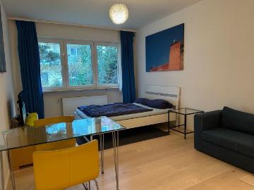 Quiet, pretty home in excellent location