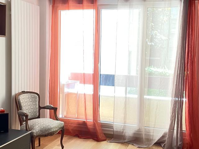 Quiet, renovated apartment with balcony and elevator, close to metro and tramway, Paris 20th arrondissement